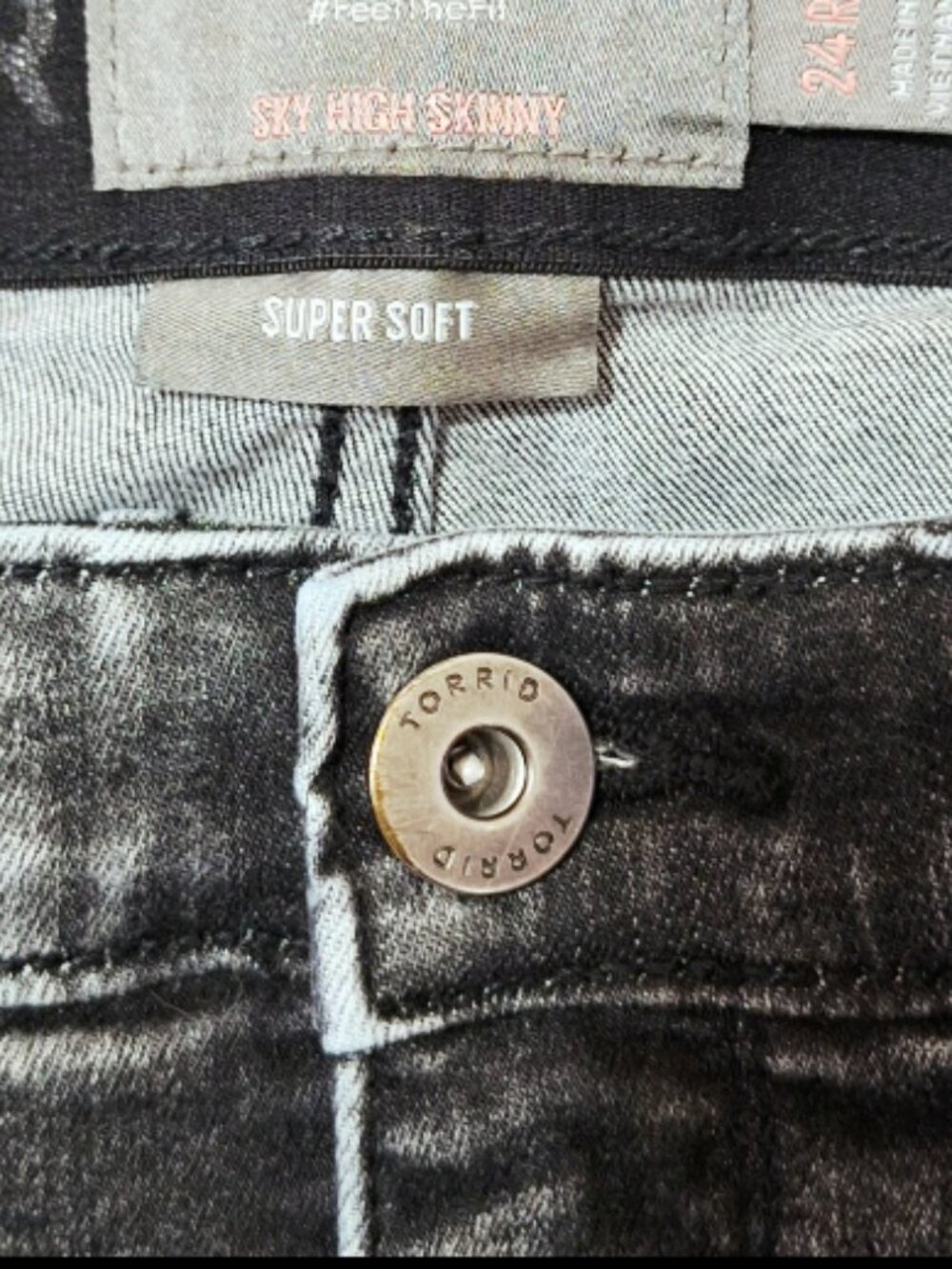 Women's Washed Black Torrid Sky High Skinny Plus Size Jeans~Size 24R - Picture 5 of 6